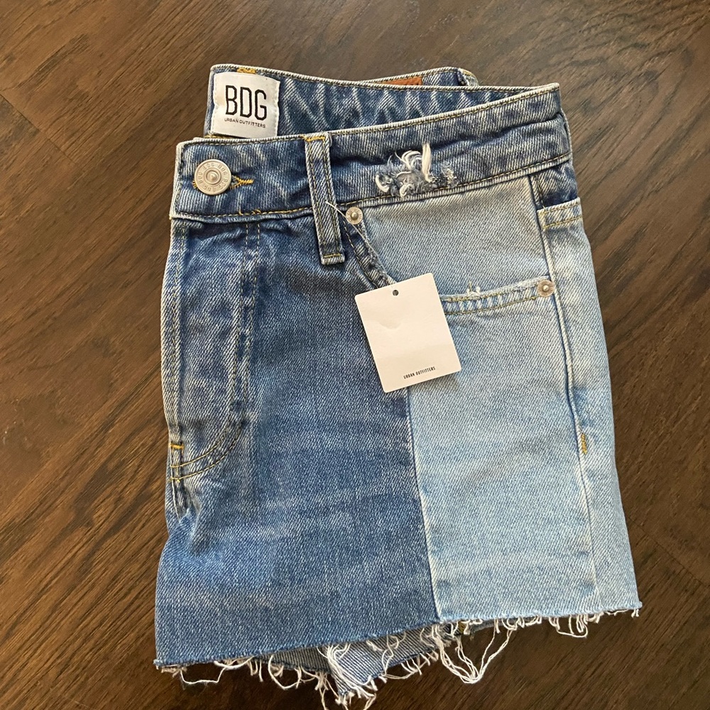 Urban Outfitters Two Toned BDG Denim Shorts - Size 25